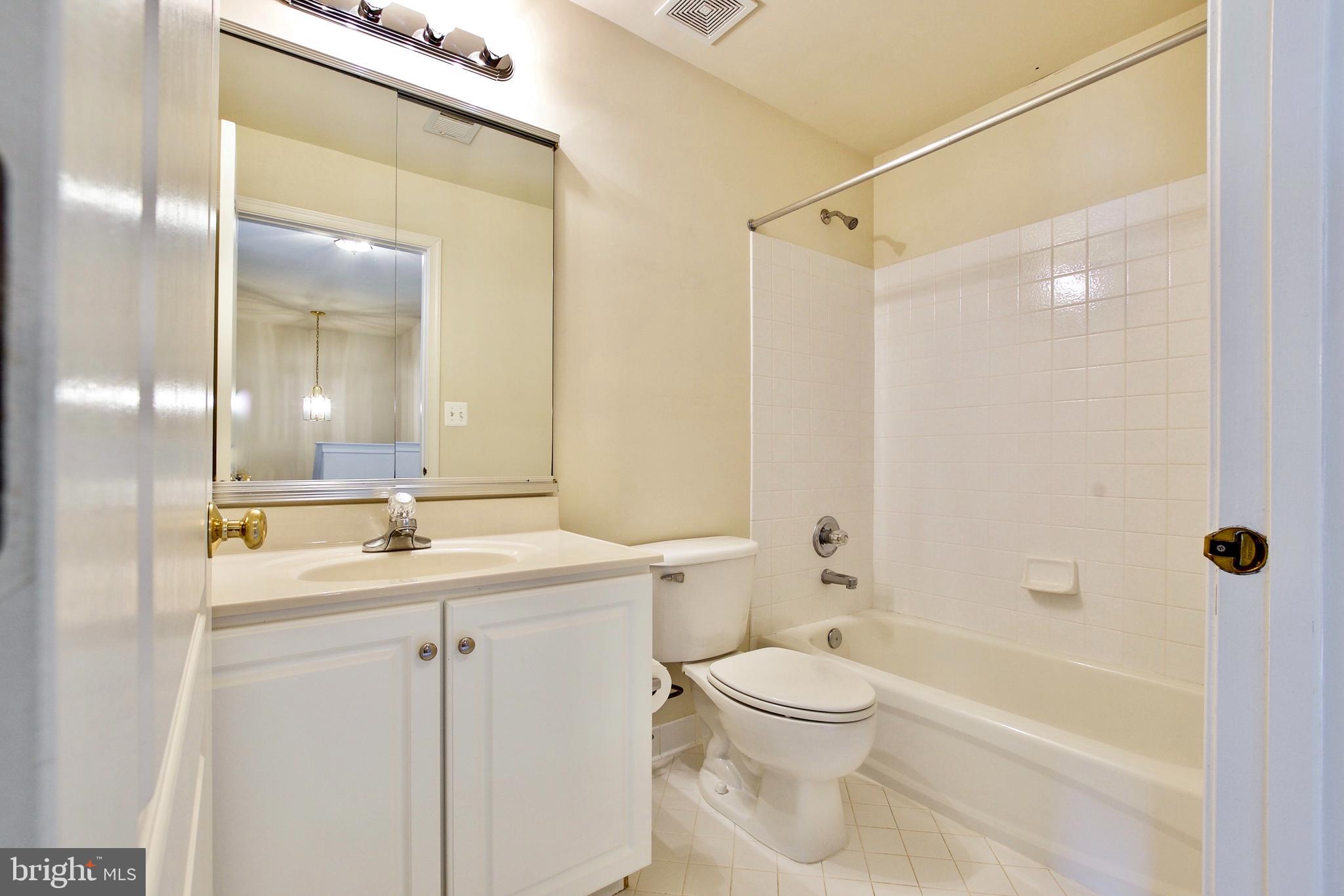 43581 DUNHILL CUP SQ