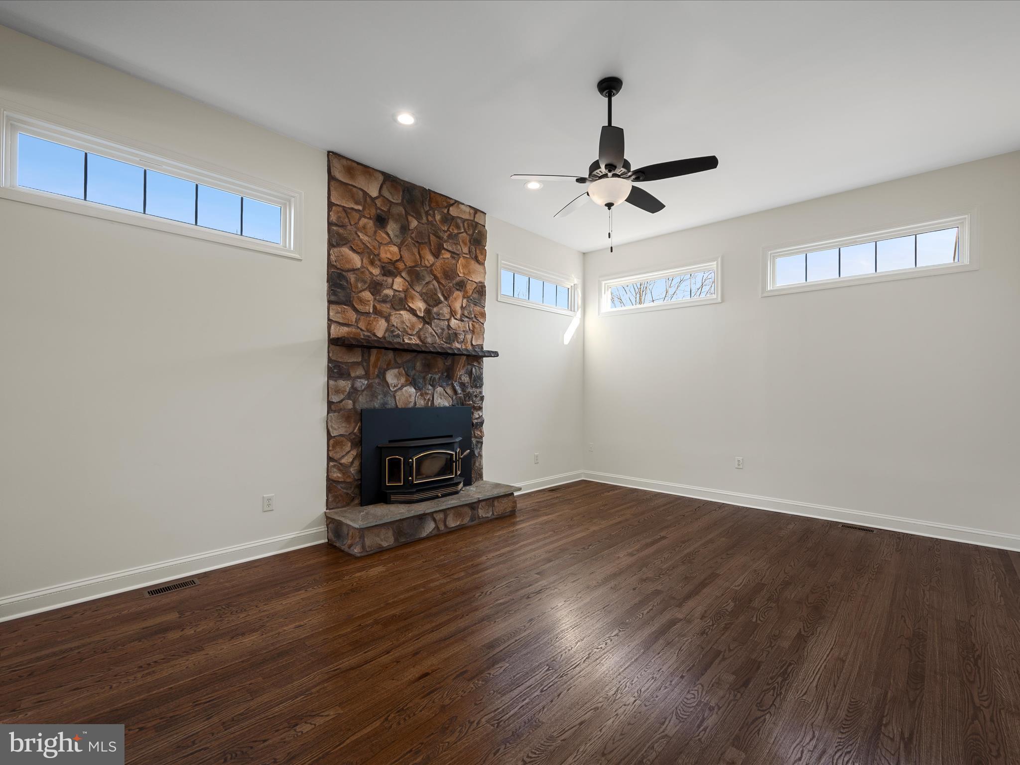 11517 Mica Pl
