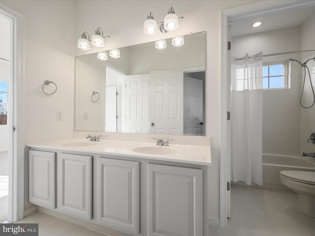 11517 Mica Pl