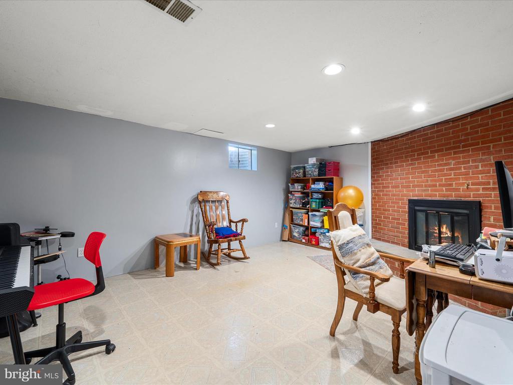 35 Sydnor St