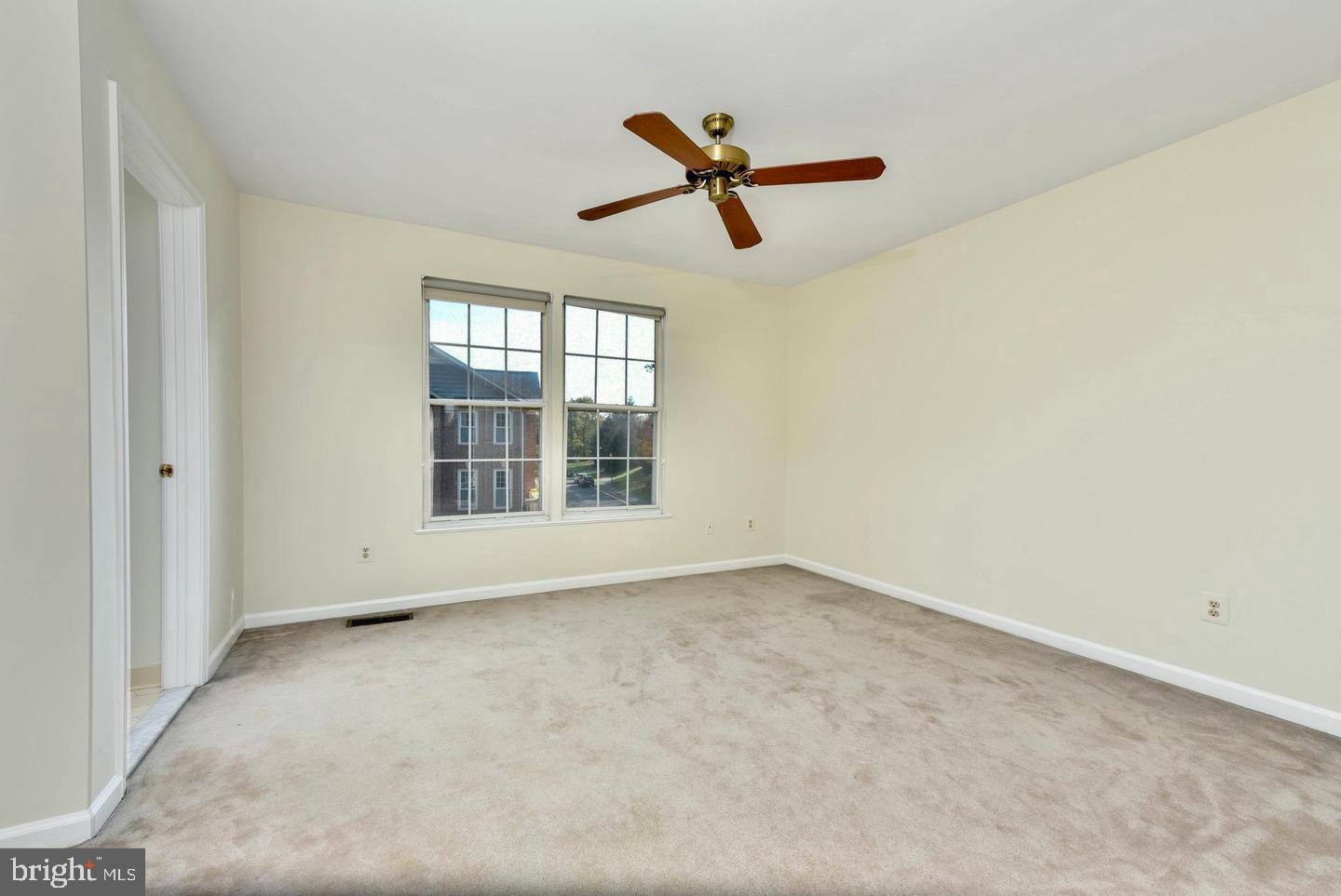 20372 BURNLEY SQUARE