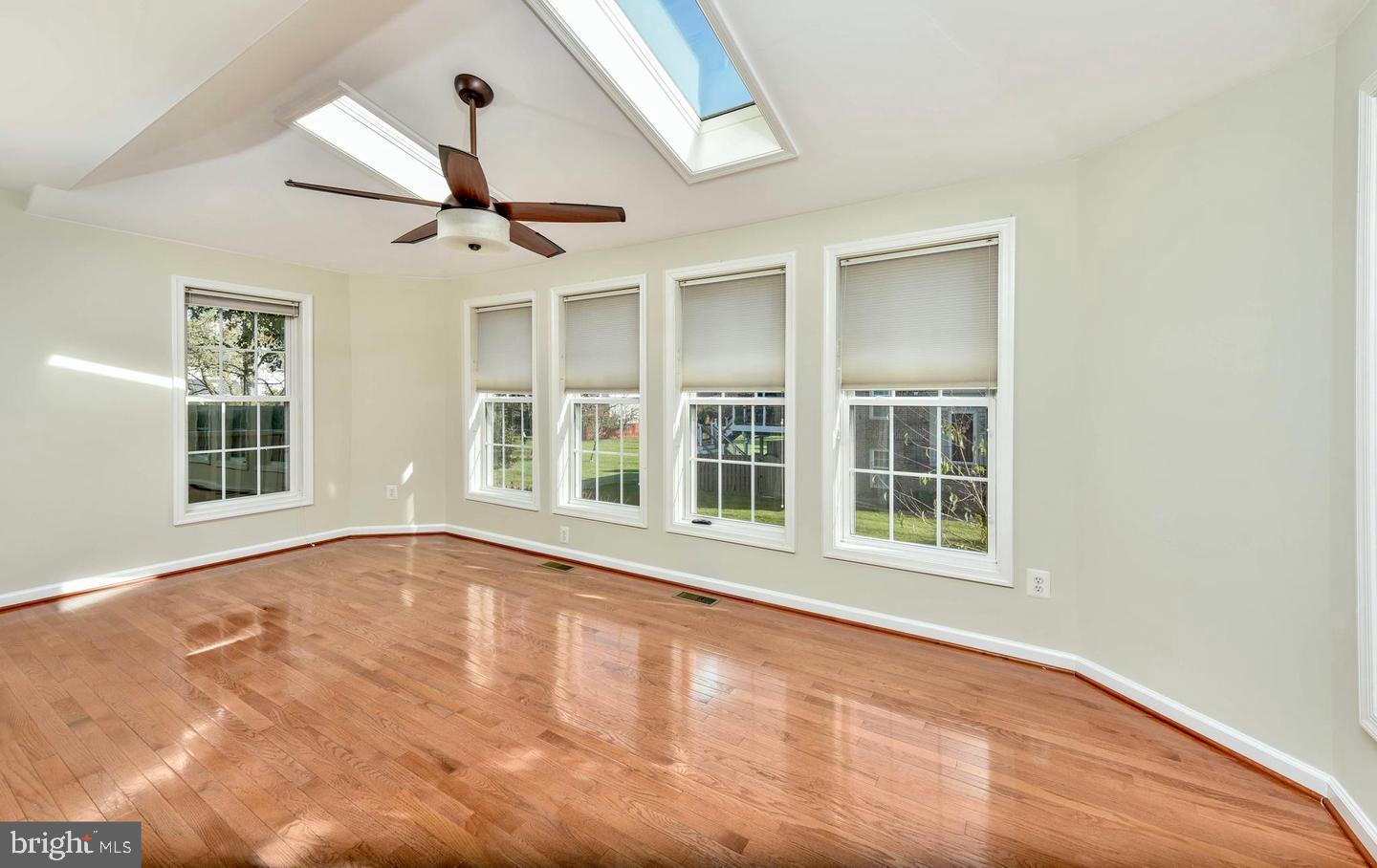 20372 BURNLEY SQUARE