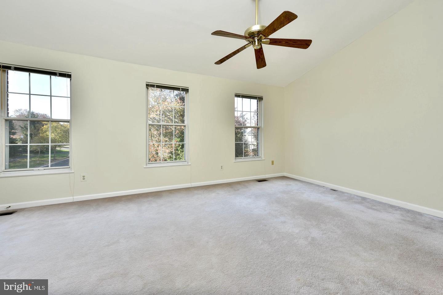 20372 BURNLEY SQUARE