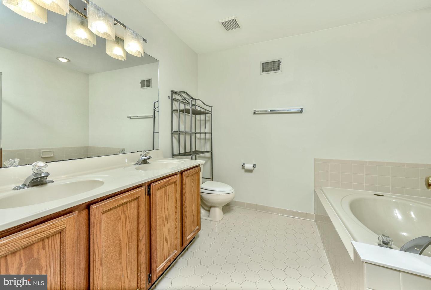 20372 BURNLEY SQUARE