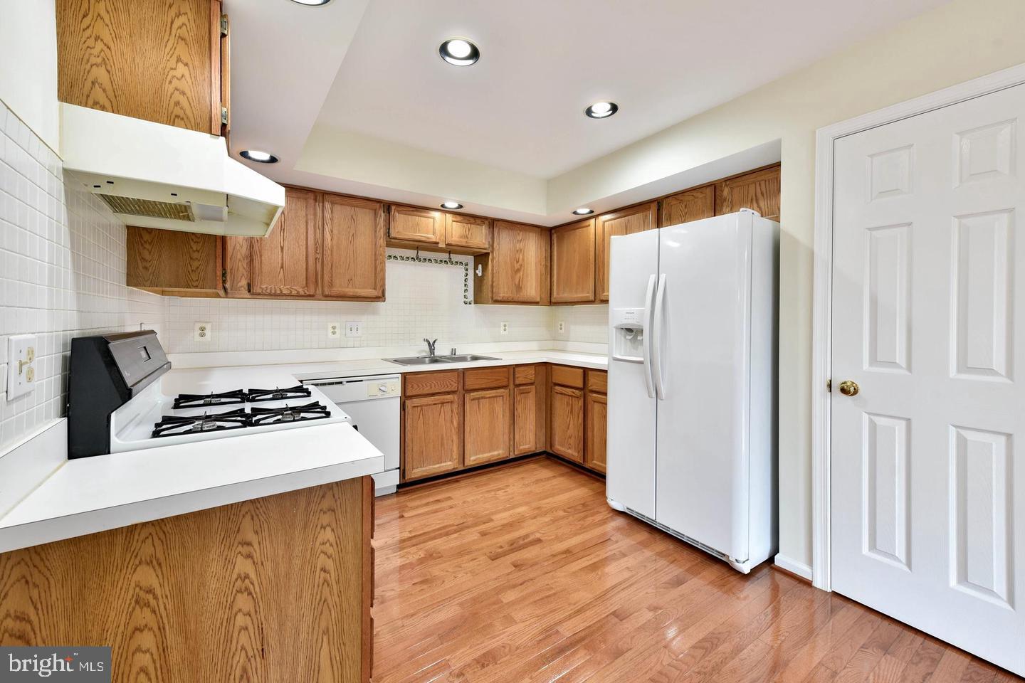 20372 BURNLEY SQUARE