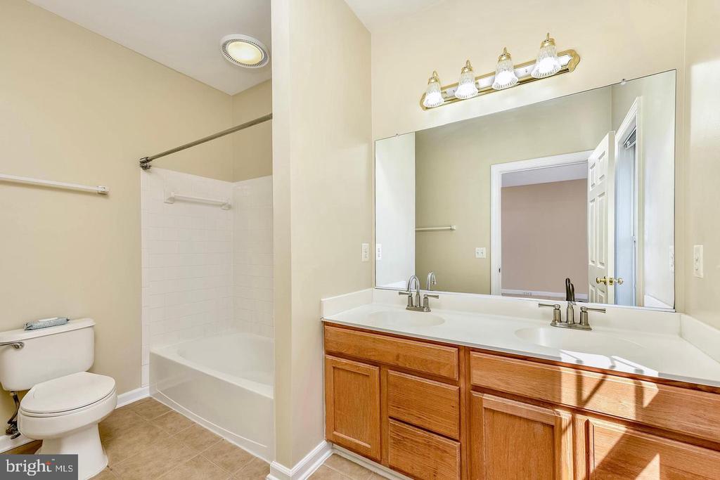 14422 FOWLERS MILL DRIVE