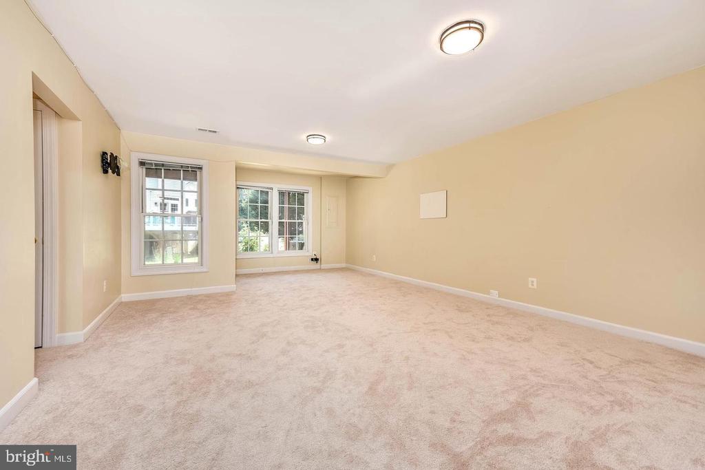 14422 FOWLERS MILL DRIVE