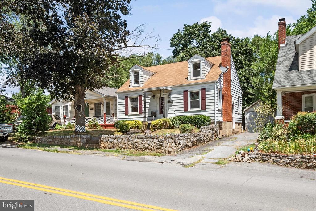 310 BELLVIEW AVE