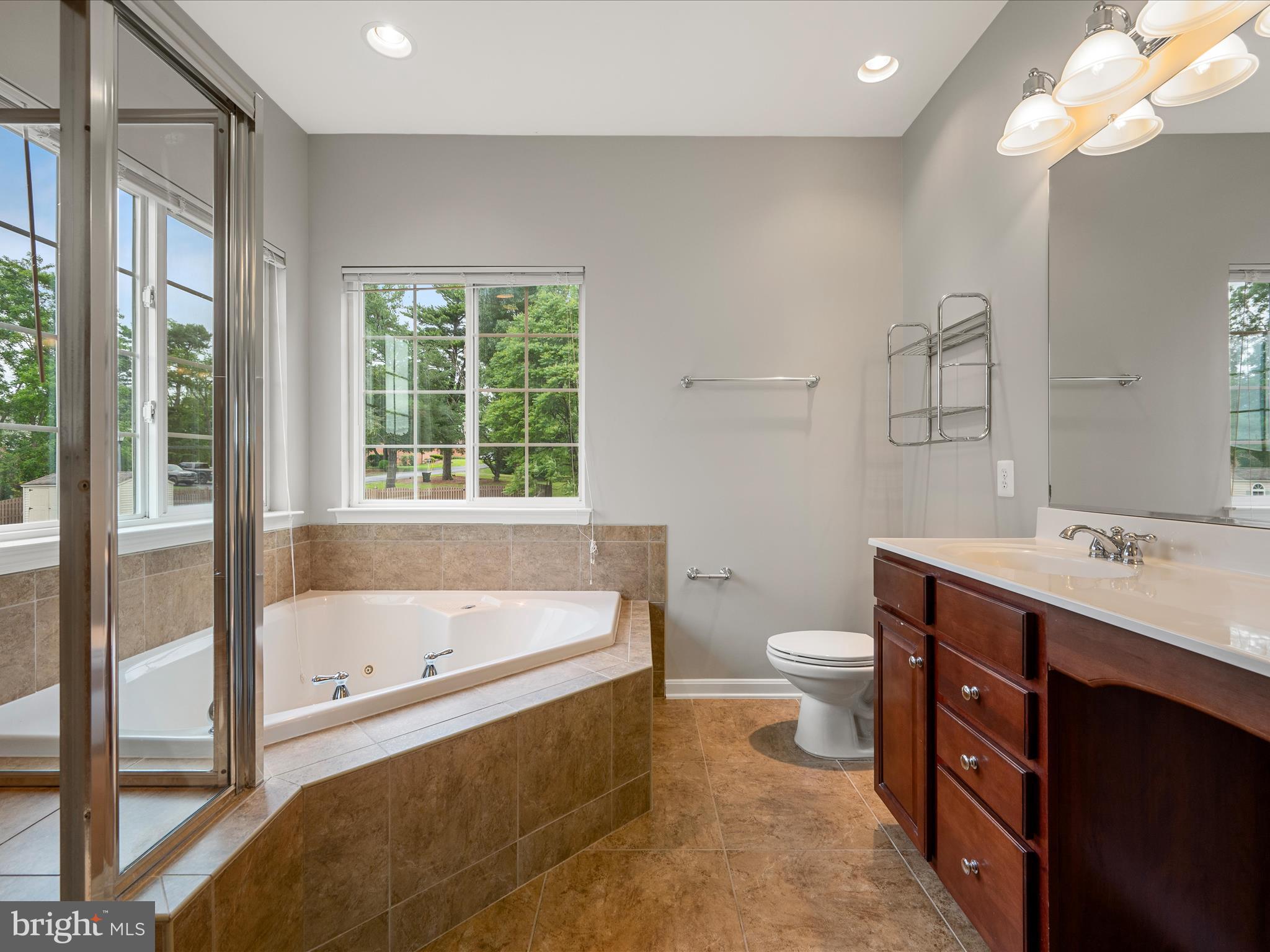 800 Kennedy Dr