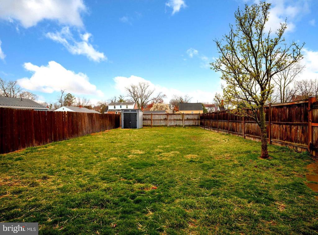 735 BERRYVILLE AVE