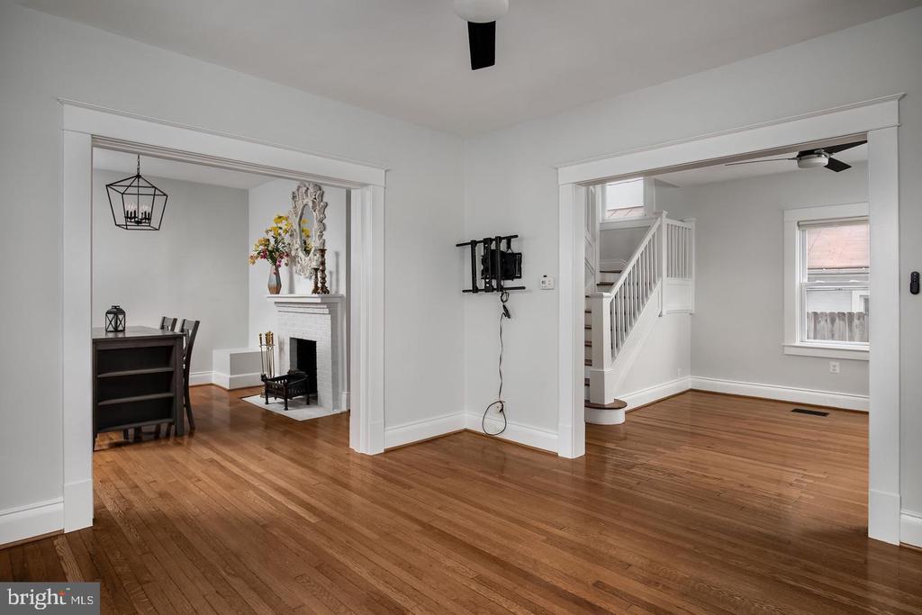 735 BERRYVILLE AVE