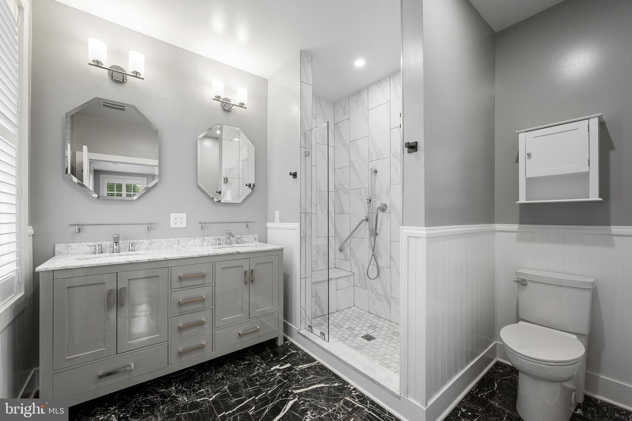 411 N LOUDOUN ST #102