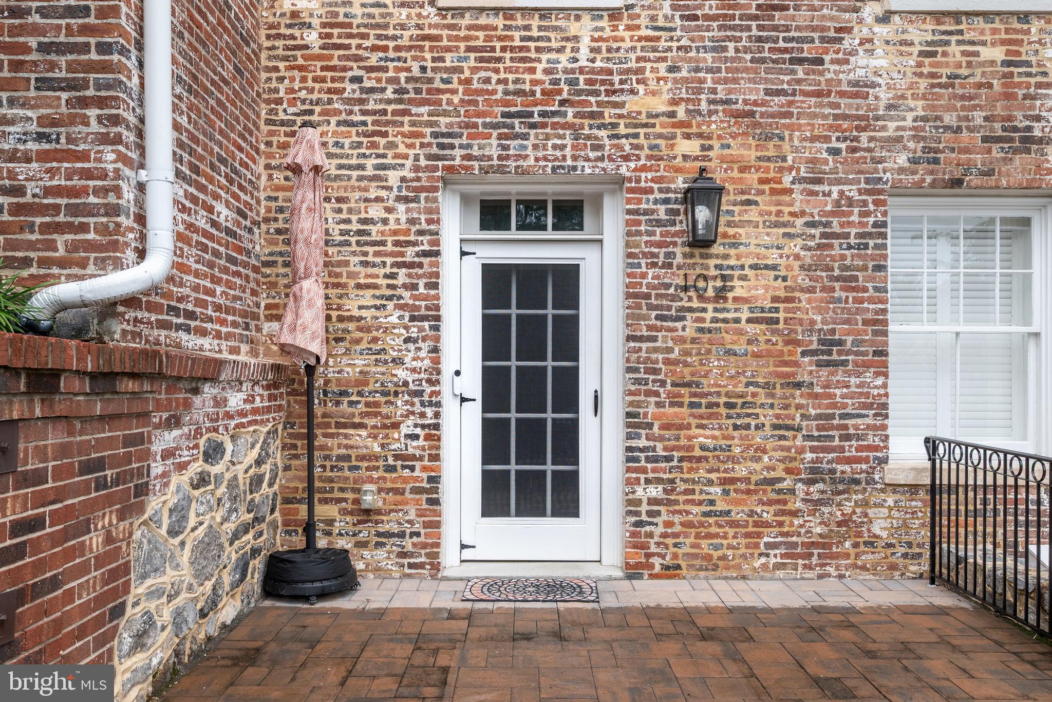 411 N LOUDOUN ST #102