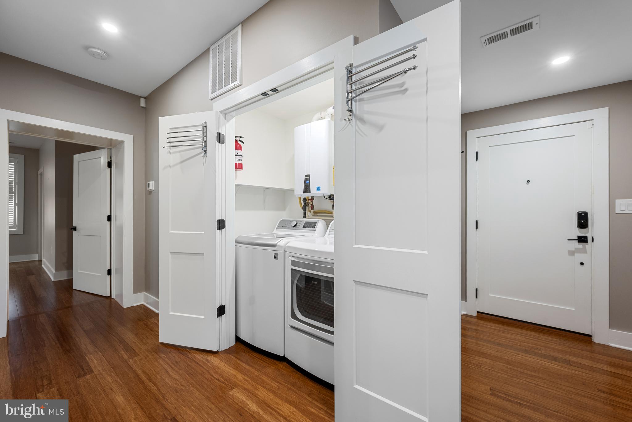 411 N LOUDOUN ST #102