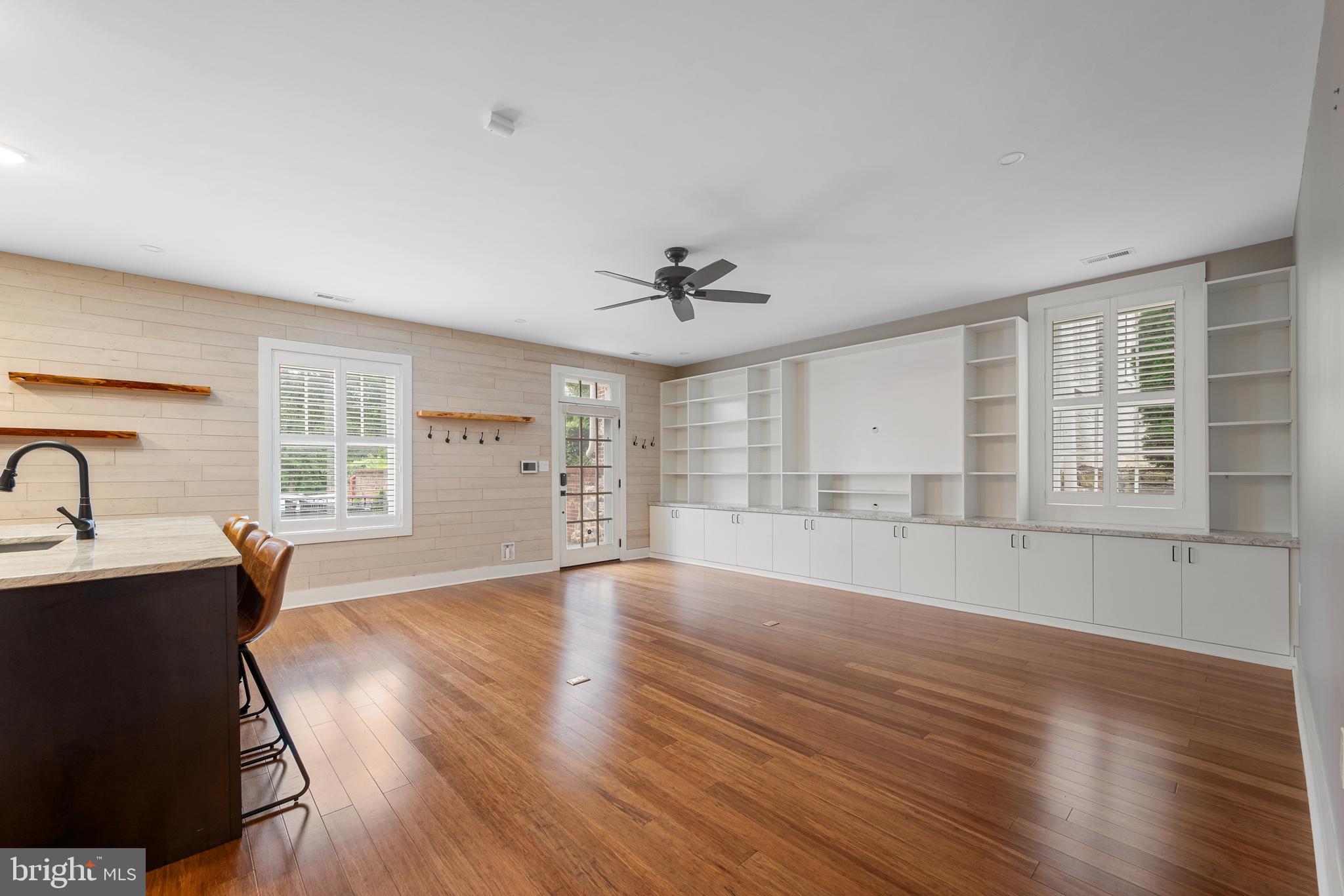 411 N LOUDOUN ST #102