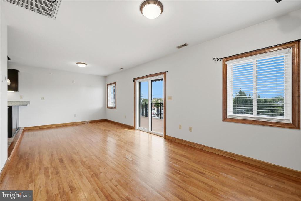 443 MILLWOOD AVE 4