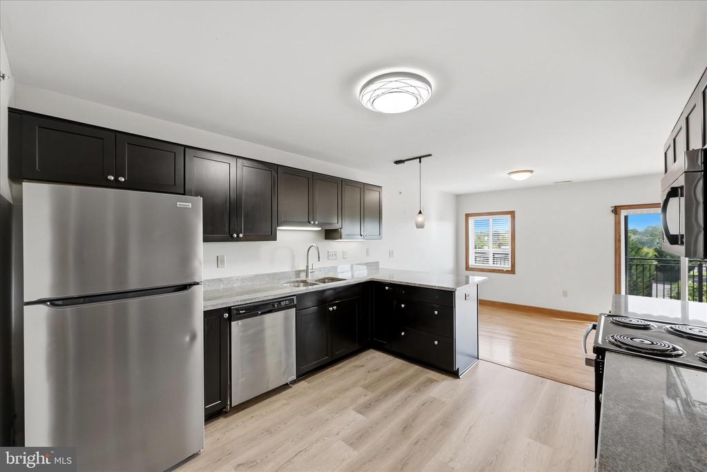 443 MILLWOOD AVE 4