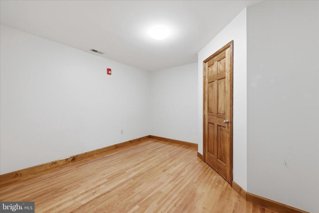 443 MILLWOOD AVE 4