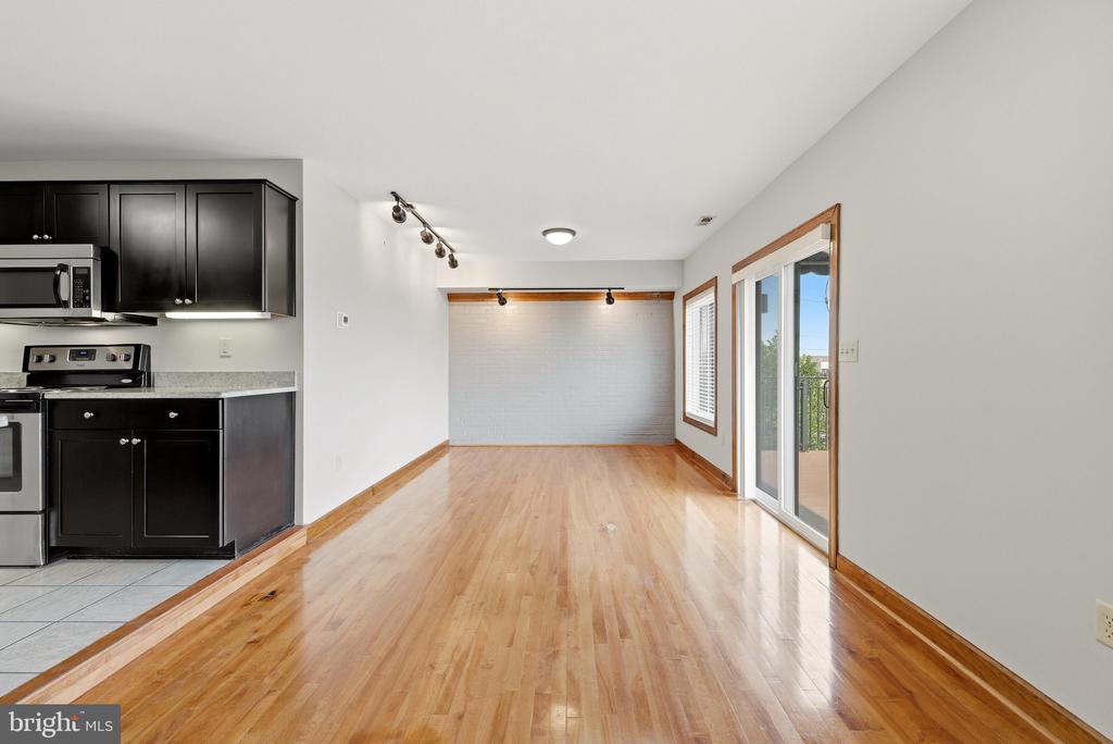 443 MILLWOOD AVENUE Unit: 3