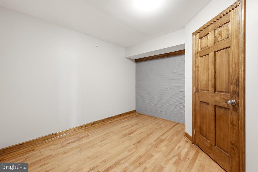 443 MILLWOOD AVENUE Unit: 3