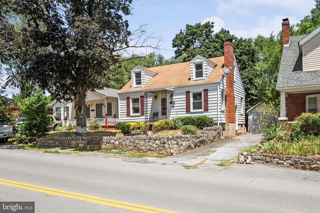 310 BELLVIEW AVENUE