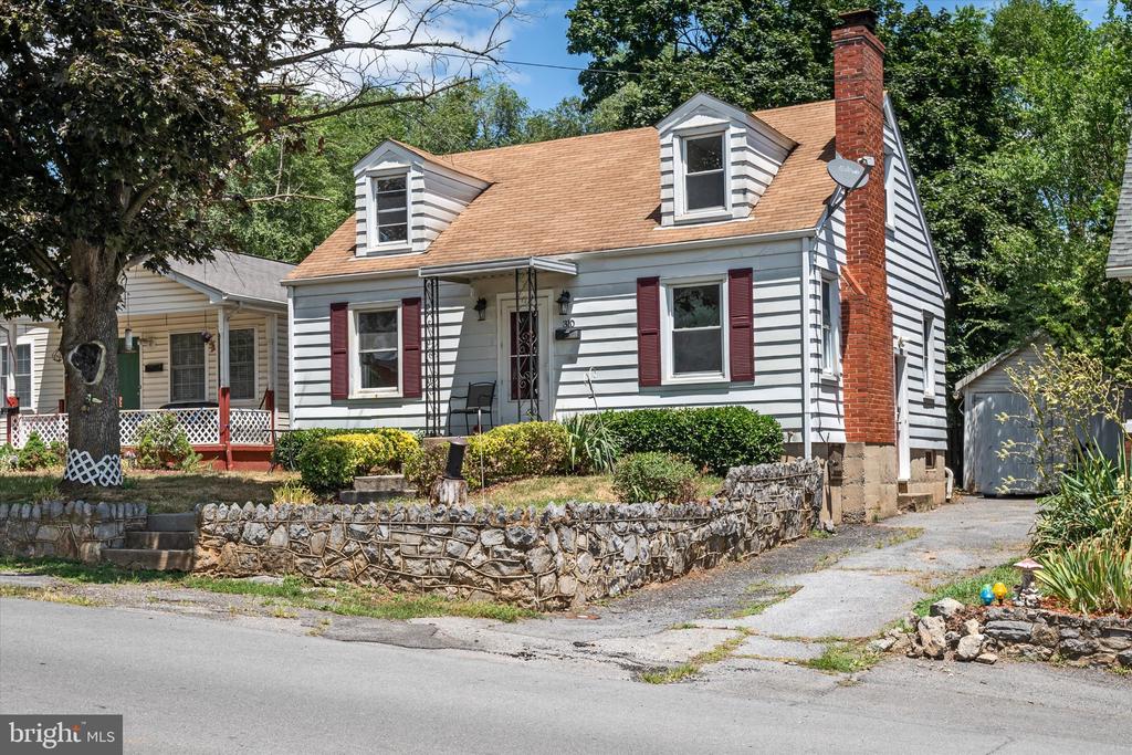310 BELLVIEW AVENUE
