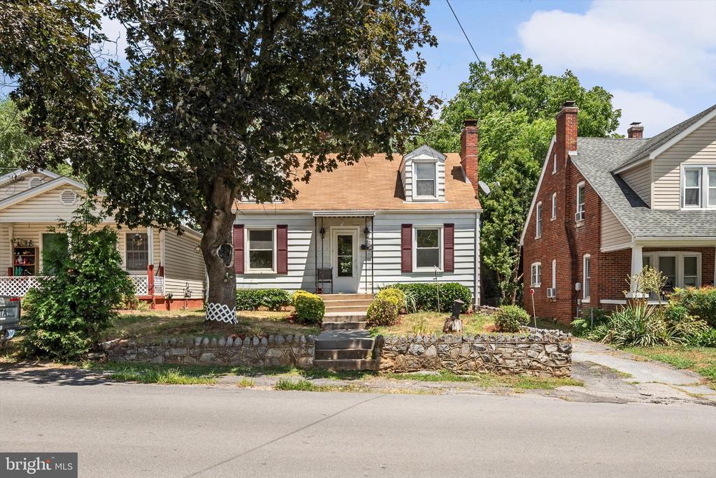 310 BELLVIEW AVENUE