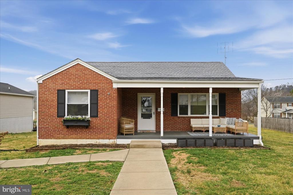 140 W DUCK STREET