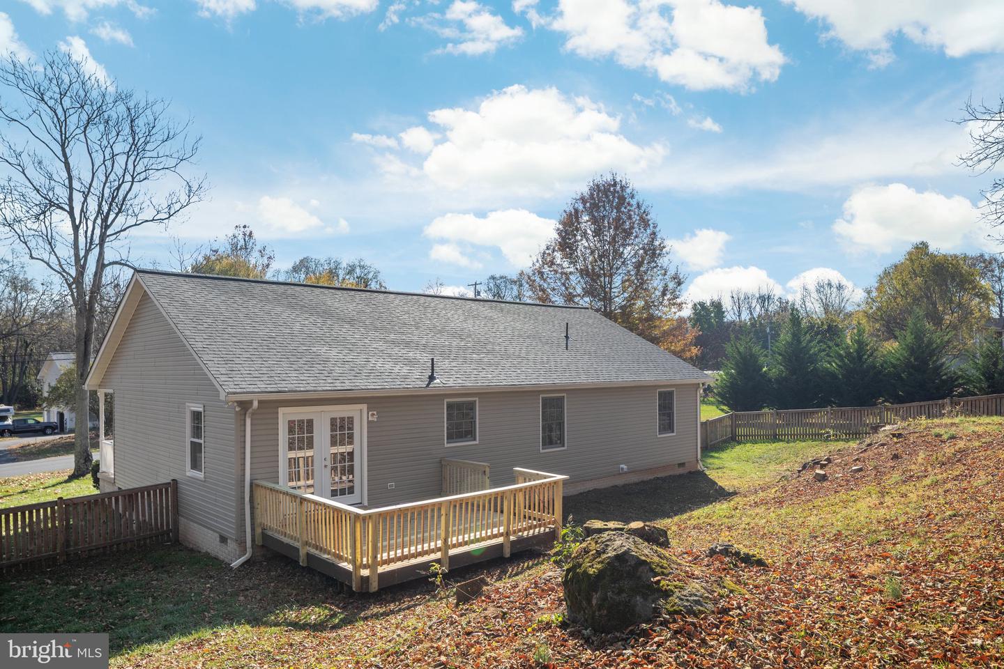 122 Bentley Dr