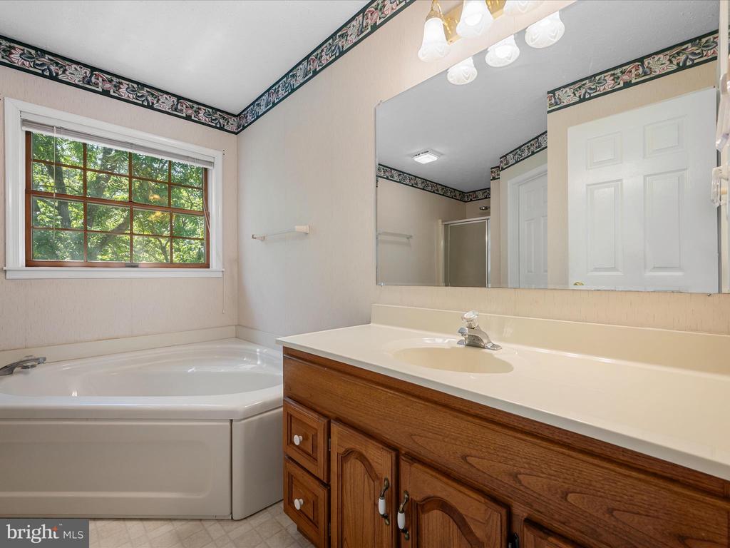 46 Flicker Ln