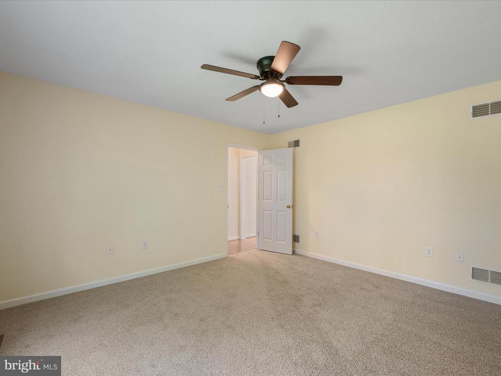 46 Flicker Ln