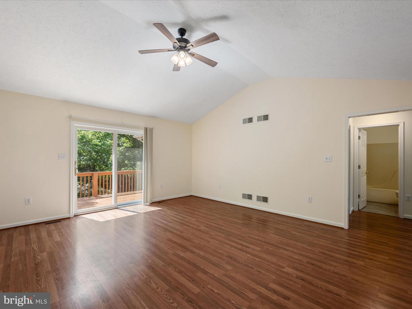 46 Flicker Ln