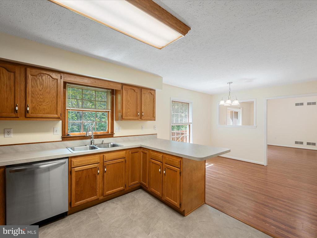 46 Flicker Ln