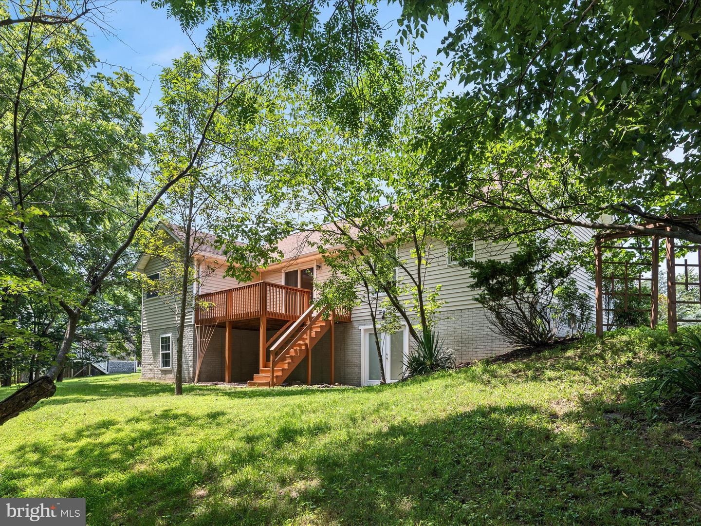 46 Flicker Ln