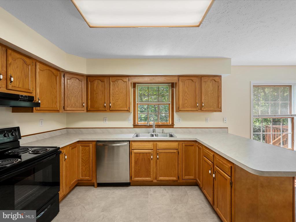46 Flicker Ln