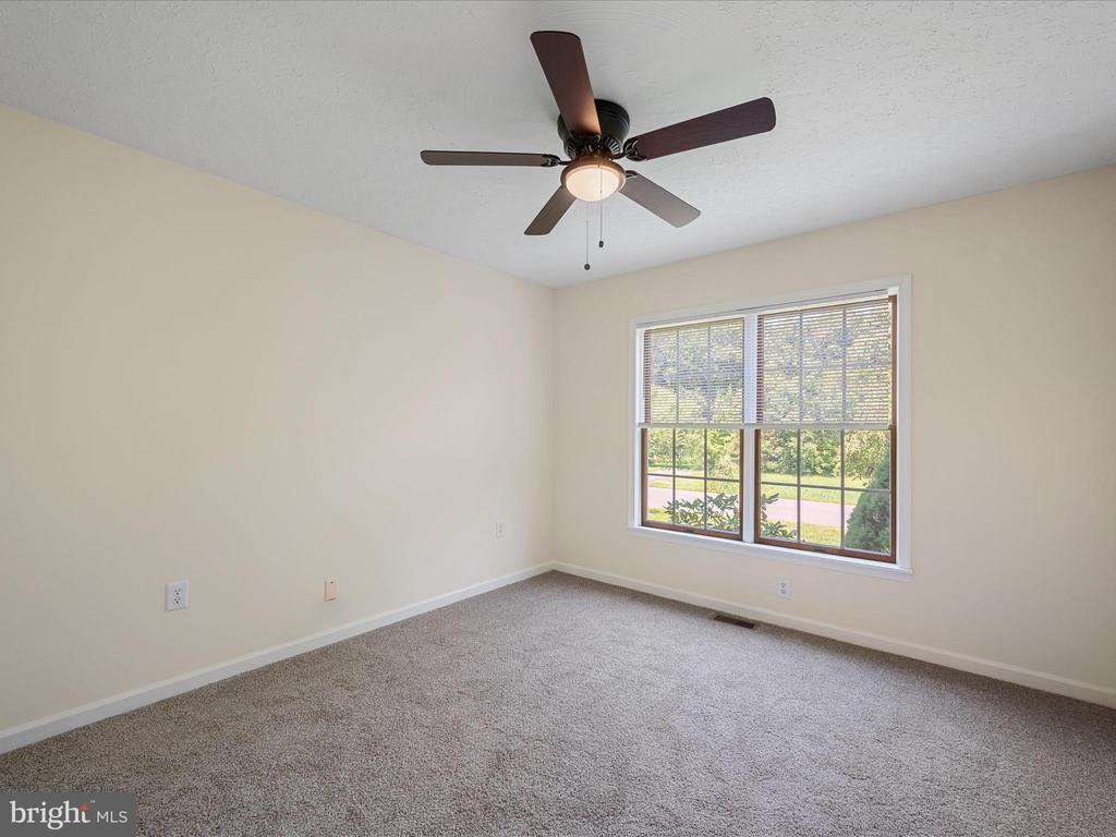 46 Flicker Ln