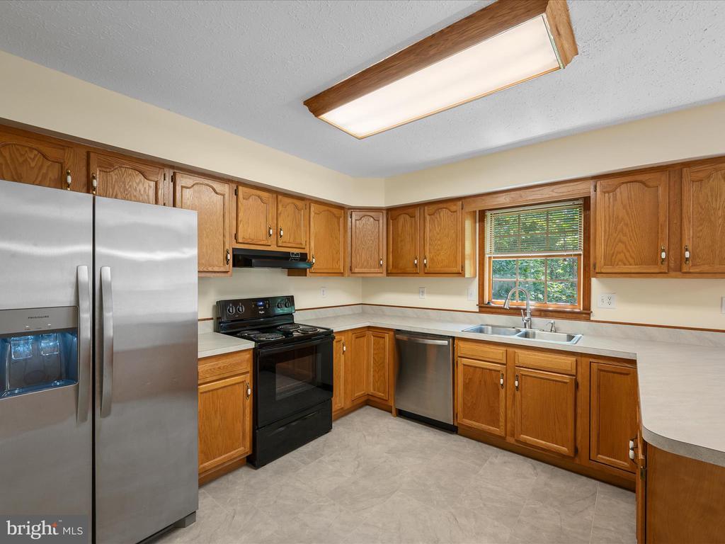 46 Flicker Ln
