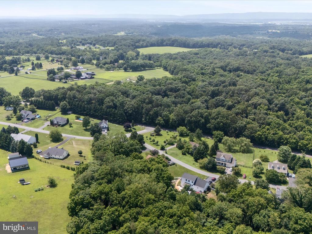 46 Flicker Ln