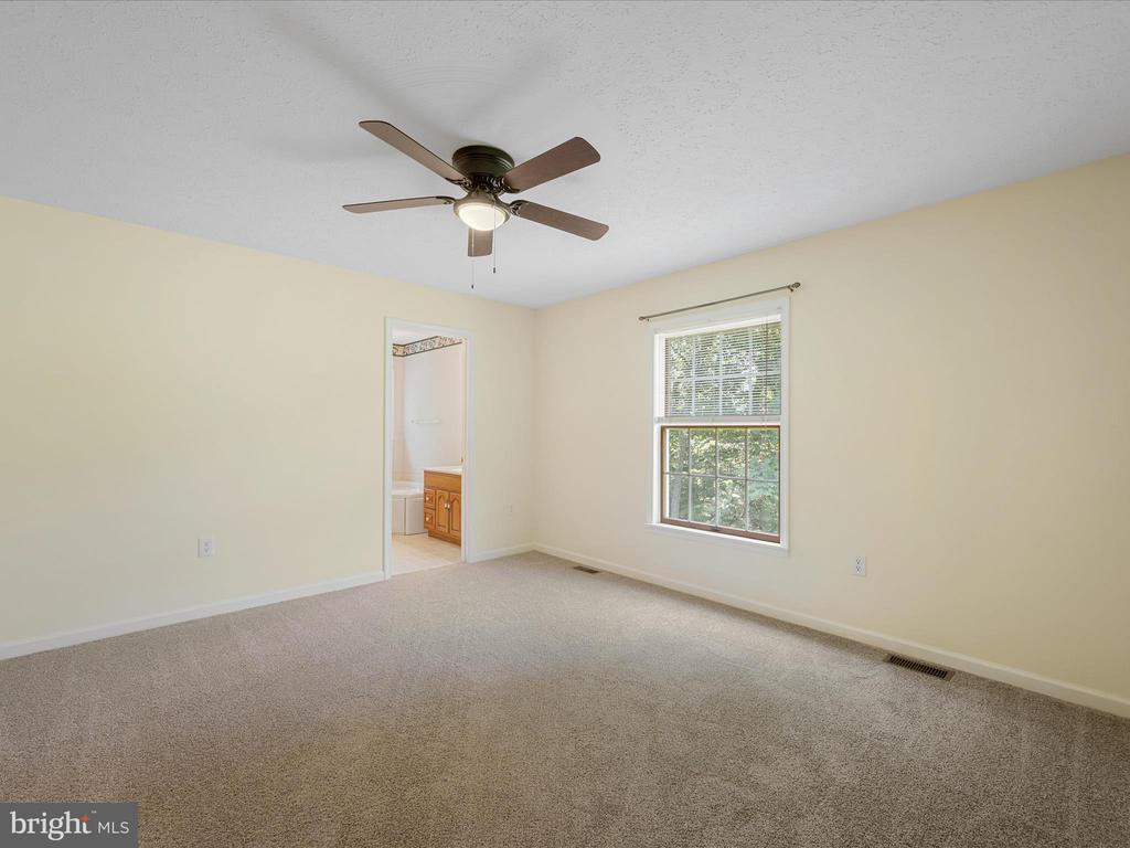 46 Flicker Ln