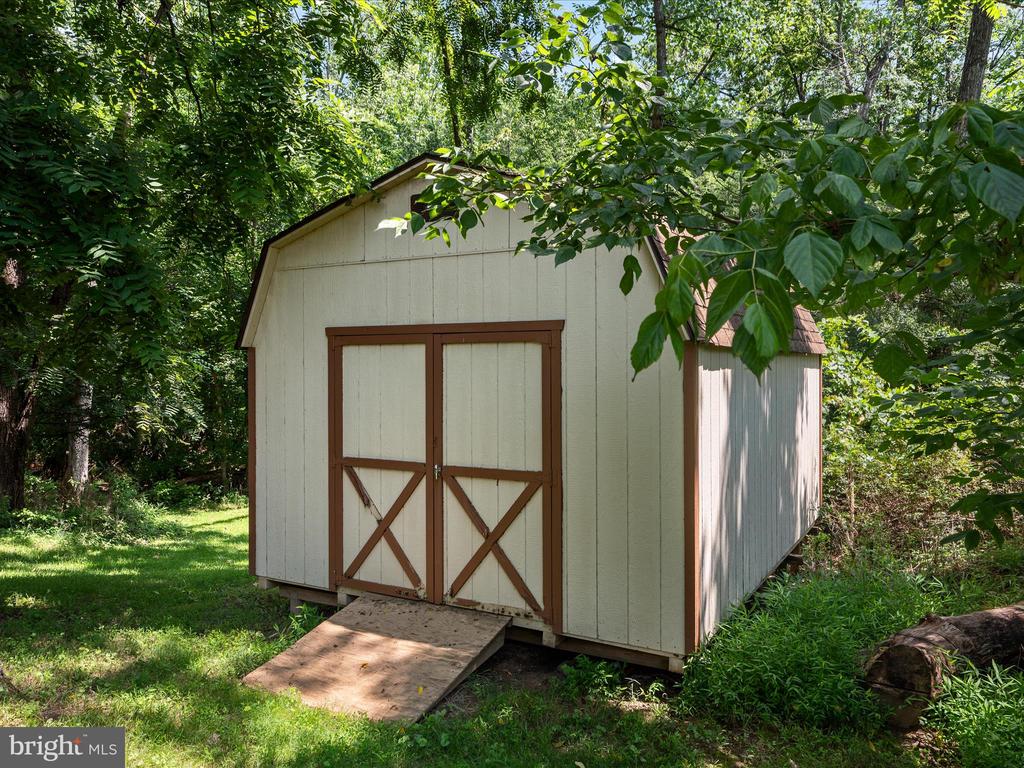 46 Flicker Ln