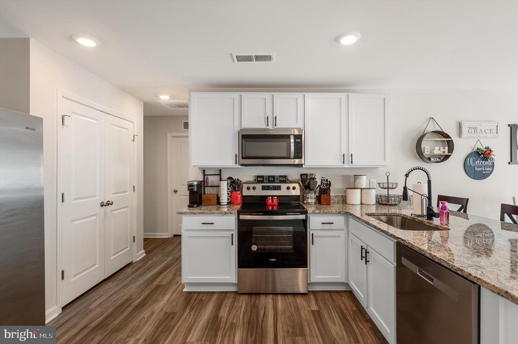 171 CENTERGATE DRIVE