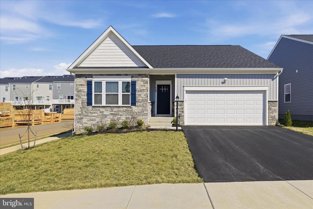 148 HUNTWELL WEST BOULEVARD