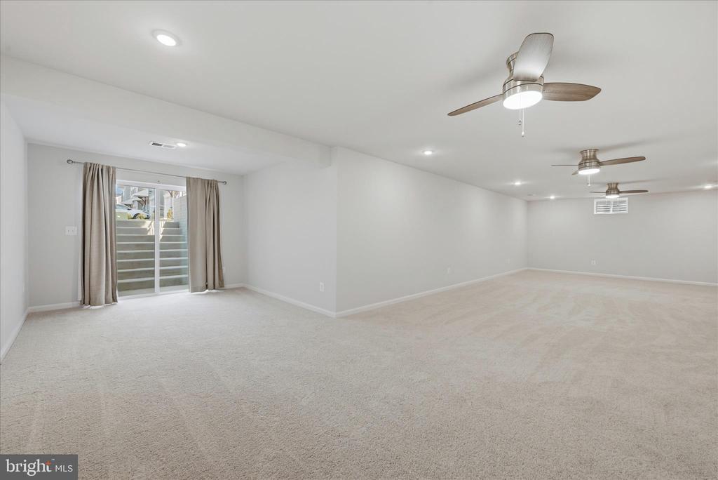 148 HUNTWELL WEST BOULEVARD