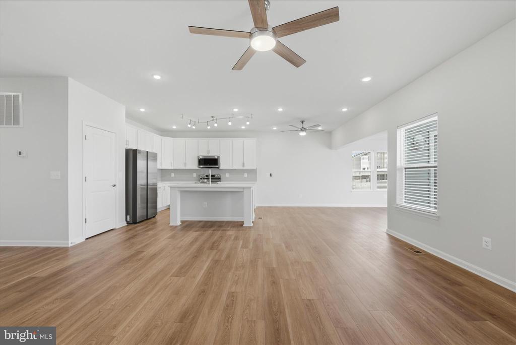 148 HUNTWELL WEST BOULEVARD