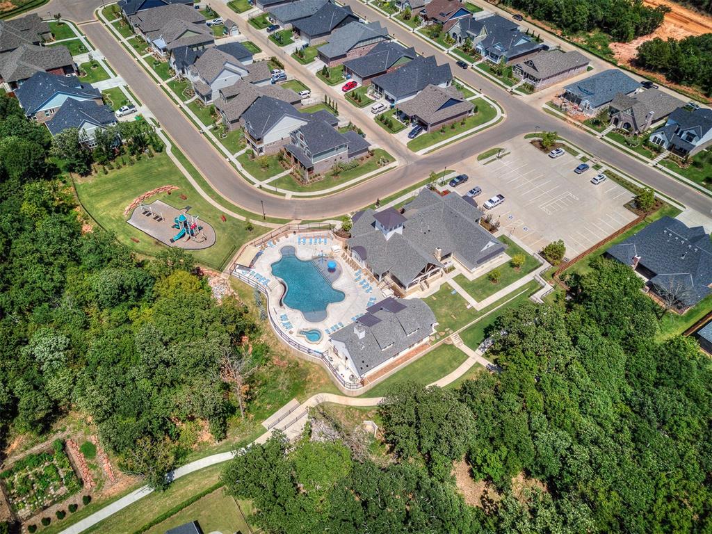 1924 Plaza District Drive