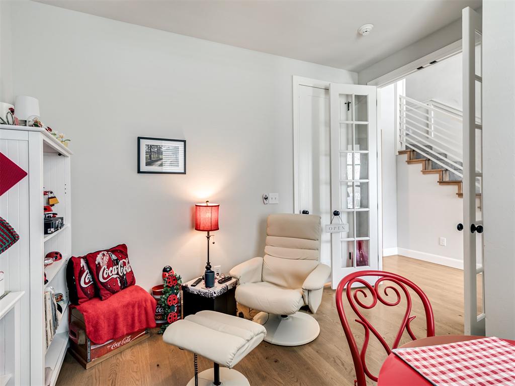 1924 Plaza District Drive