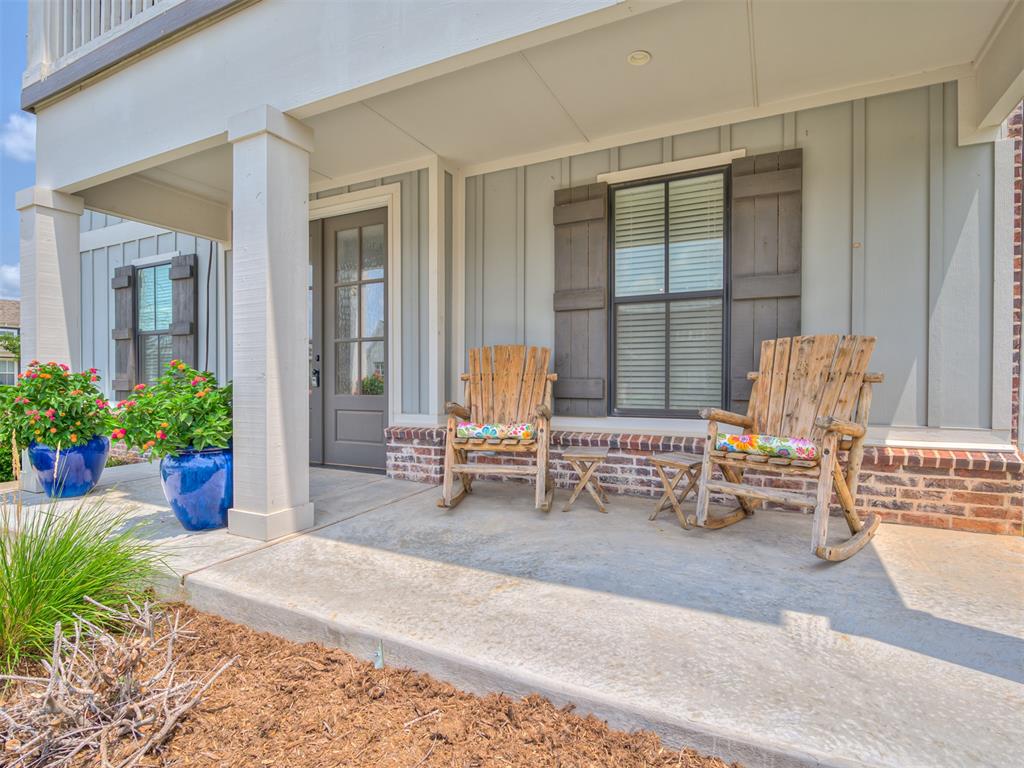 1924 Plaza District Drive