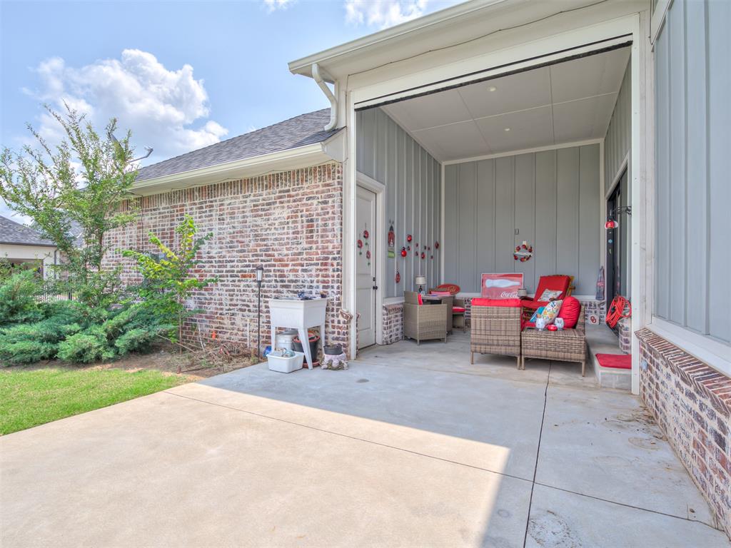 1924 Plaza District Drive