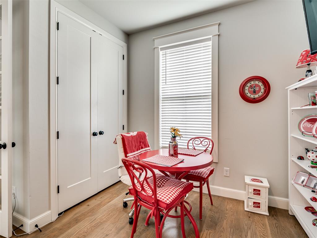 1924 Plaza District Drive