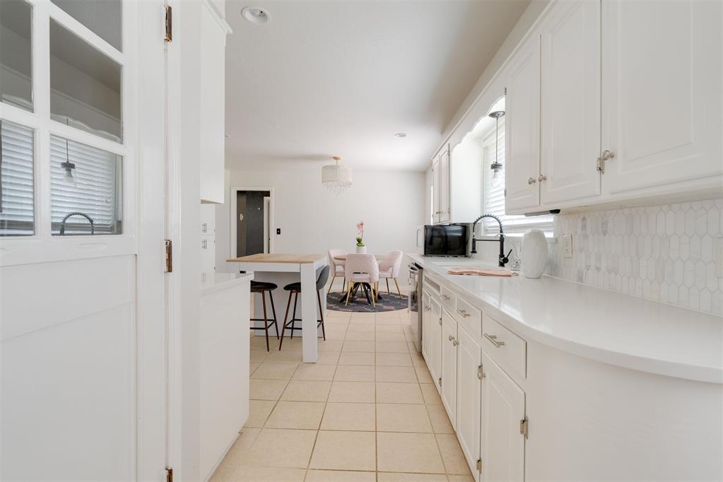 2612 Chaucer Drive